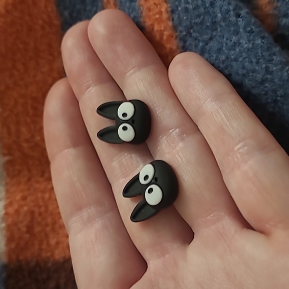 1 PAIR LEFT! Jiji Black Cat Earrings - Picture 7 of 9